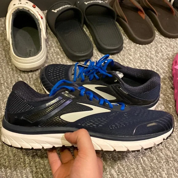 Brooks adrenaline gts 18 size 10.5 hotsell